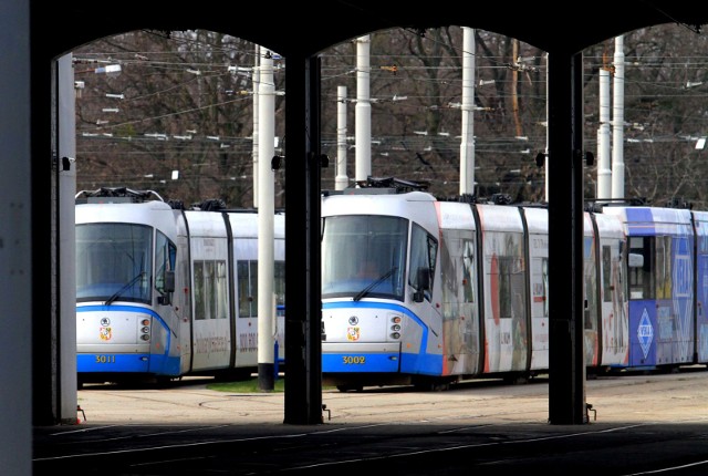 W związku z modernizacją stacji prostownikowej "Racławicka", zasilającej trakcję elektryczną w rejonie ulicy Powstańców Śląskich i alei Hallera, 25 lutego planowane jest wprowadzenie zmian w kursowaniu tramwajów.