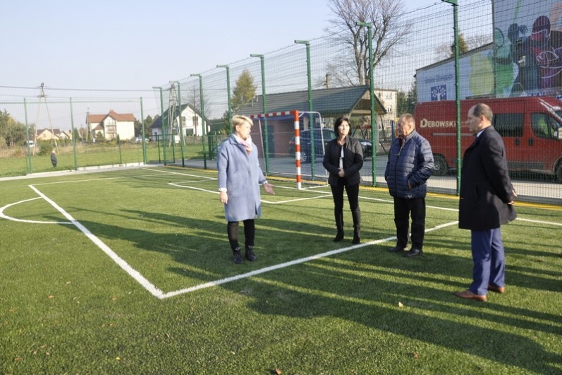 Szkoła Podstawowa w Babicach może pochwalić się nowym kompleksem sportowo-rekreacyjnym [ZDJĘCIA]