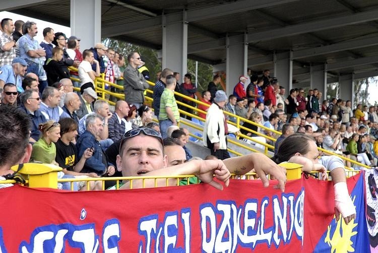 Bezbramkowym remisem zakonczyly sie na stadionie przy ul....