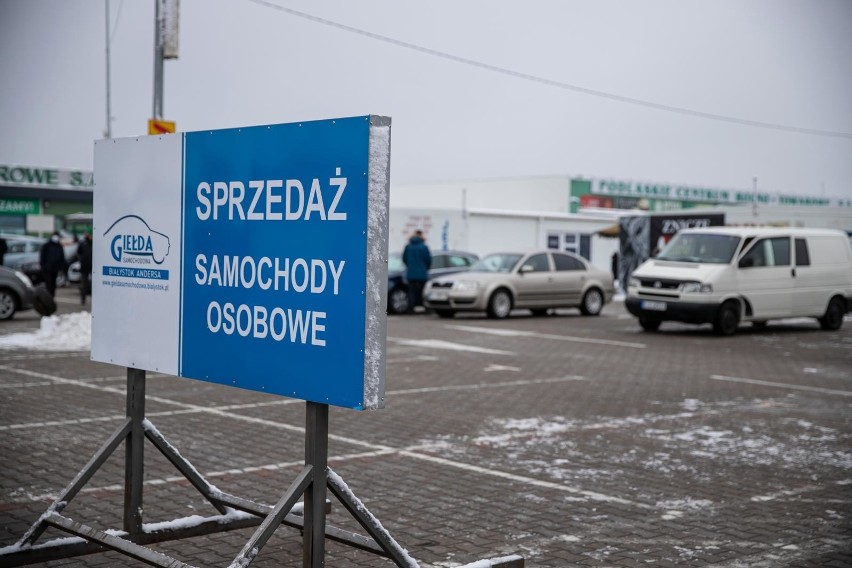 Białystok. Giełda przy Andersa. Sprawdź, co poza samochodami, można było kupić podczas niedzielnej giełdy (zdjęcia)