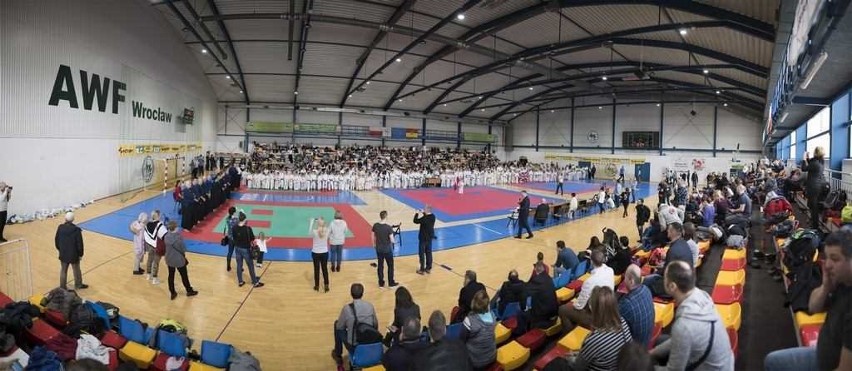 40 medali AKT Niepołomice-Kraków w zawodach karate tradycyjnego Wratislavia Cup