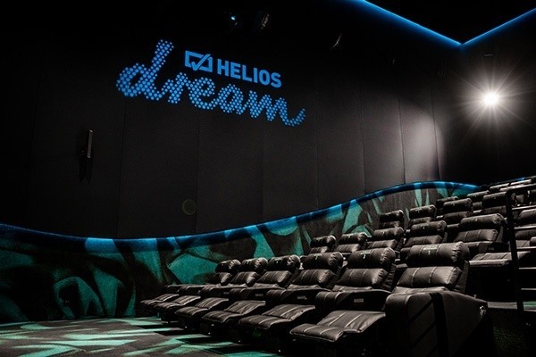 Sala kinowa Helios Dream. W kinie w centrum handlowym Karolinka mają być dwie sale w takim standardzie.