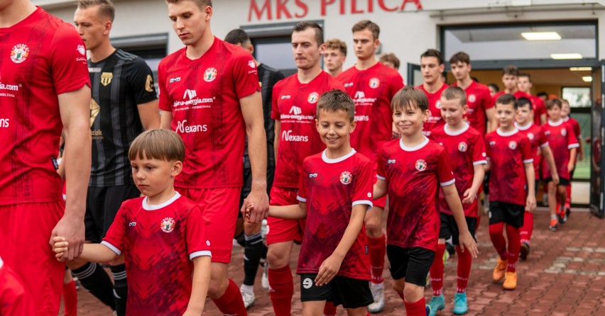III liga. Pilica Białobrzegi meczem z liderem pożegnała się z własną publicznością