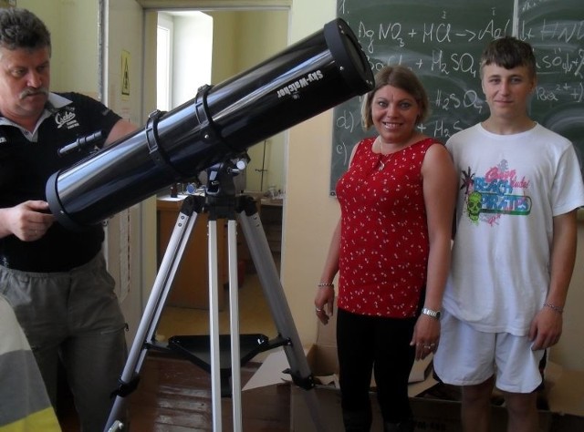 W nagrodę za drugie miejsce w Polsce klub 4H z Oleszna otrzymał super teleskop do obserwacji nieba.