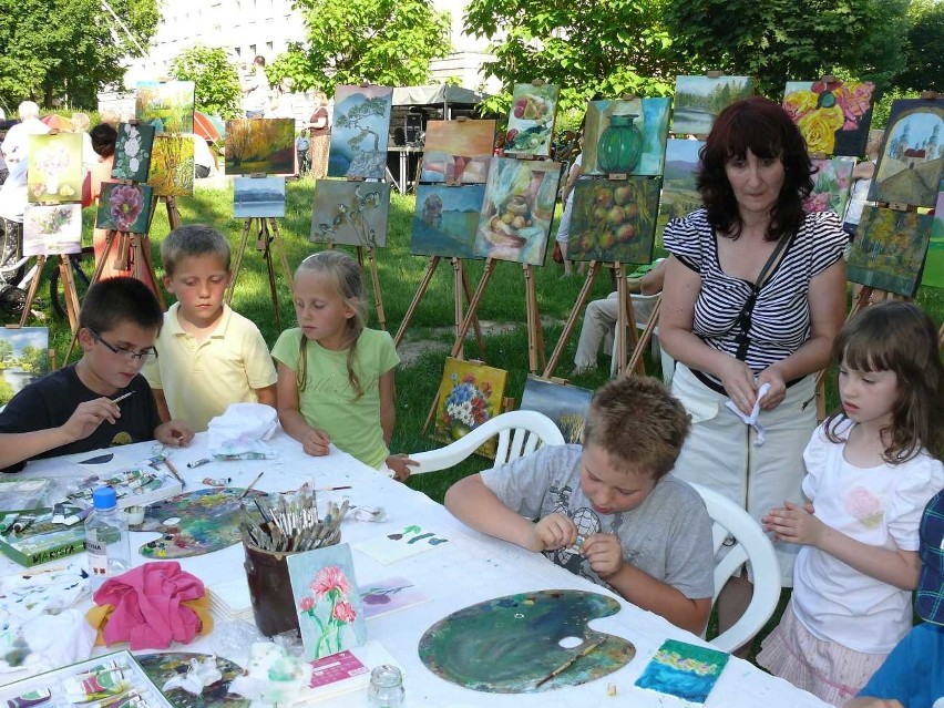 Dzieciaki malowały tak, jak ich dziadkowie.