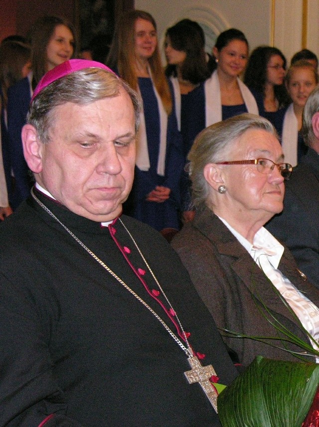 Cecylia Heller i ks. bp Jan Kopiec - opolscy laureaci Nagrody Miarkowskiej 2009.