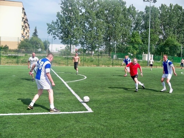 Ojcowie przedszkolaków Słonecznej Krainy w Radomiu pokazali, że potrafią grać w piłkę nożną.