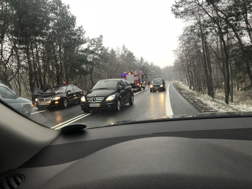 W miejscowości Widełka pow. kolbuszowski dachował samochód....