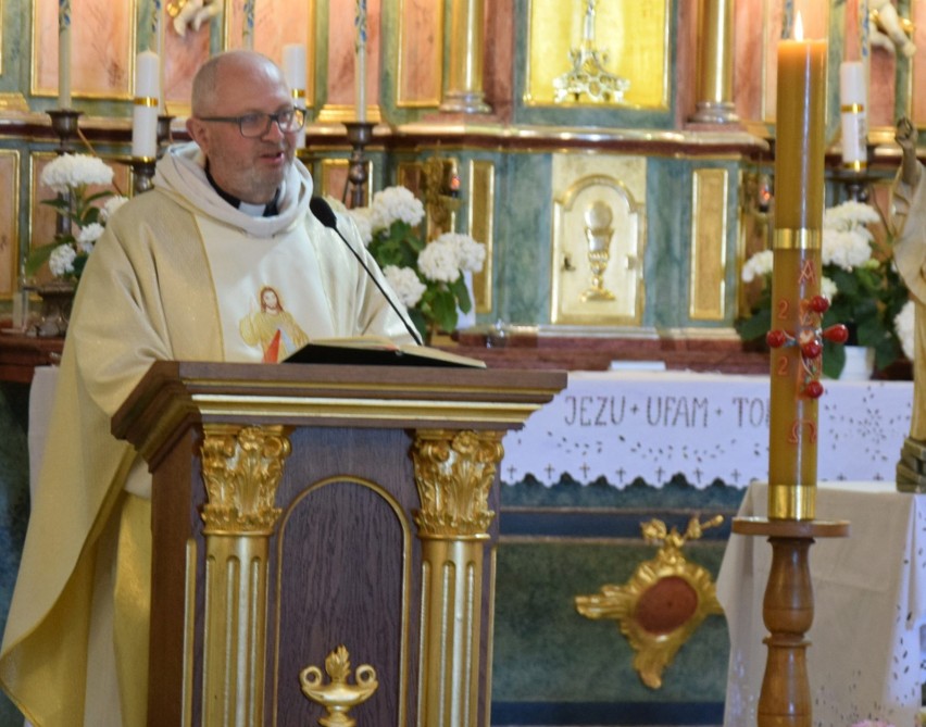 Złote gody w Czerwinie. Jubileusz 50-lecia par małżeńskich z terenu gminy Czerwin. 10.05.2022. Zdjęcia, wideo