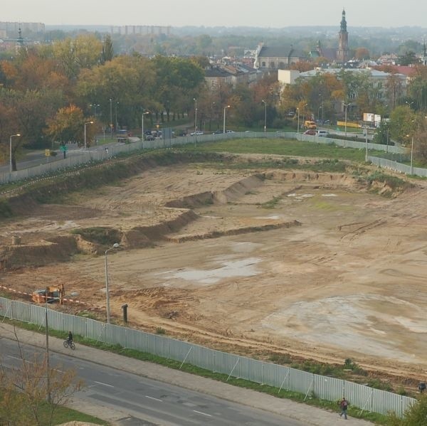 W miejscu, gdzie ma być nowe centrum Radomia nie rozpoczęto jeszcze budowy żadnego z zaplanowanych obiektów.