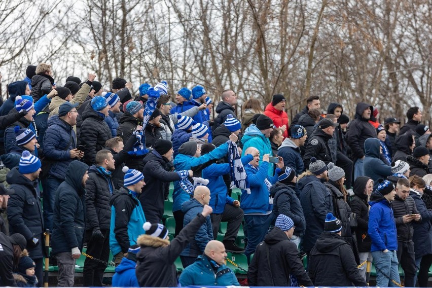 Kibice Ruch Chorzów na meczu z Garbarnią w Krakowie...