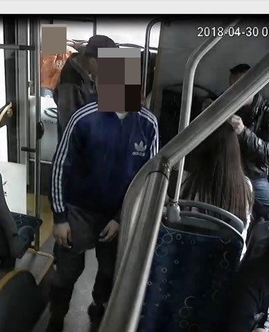 Do ataku na kontrolera biletów i kierowcę autobusu linii nr...