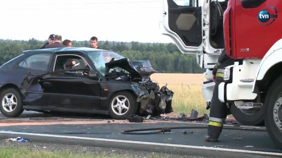 Śmiertelny wypadek pod Kłobuckiem. Zginęłą kobieta, jej syn w ciężkim stanie