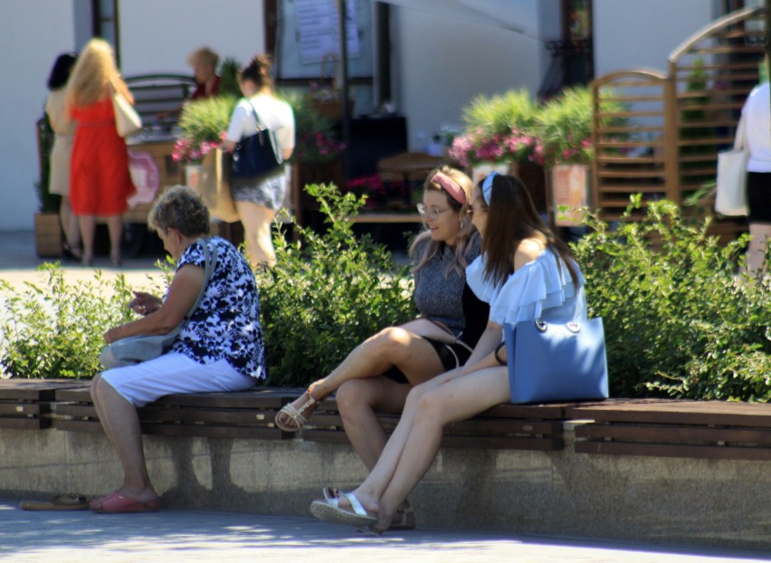 Lublin. Upalny czwartek w centrum miasta. Zobacz jak mieszkańcy spędzają popołudnie