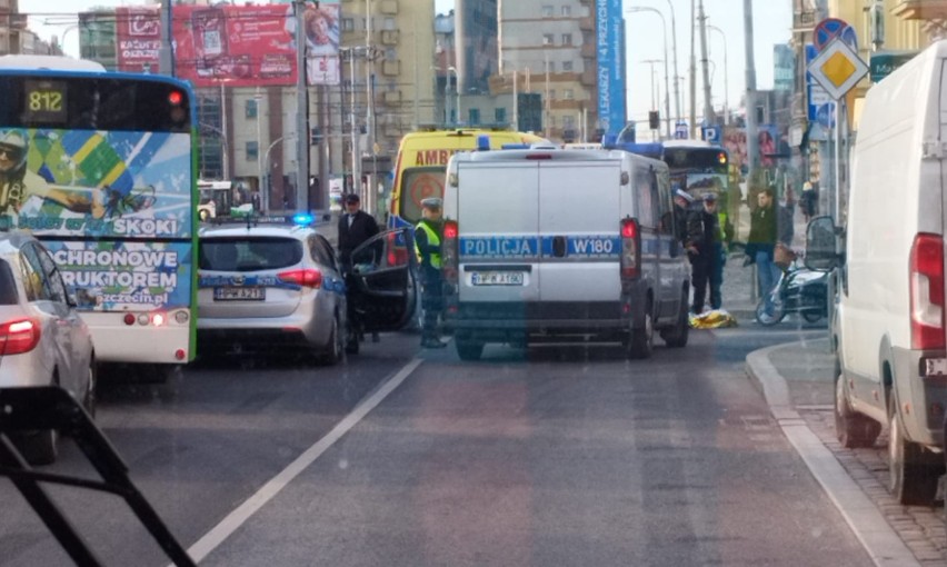 Potrącenie rowerzysty w centrum Szczecina. Utrudnienia dla kierowców