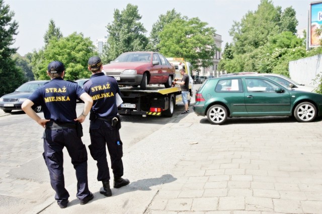 Czasem szukanie na siłę wolnego i darmowego miejsca parkingowego w centrum Wrocławia kończy się tak... Przeczytajcie naszą Instrukcję Obsługi Wrocławia - PARKOWANIE a unikniecie takich przykrych sytuacji