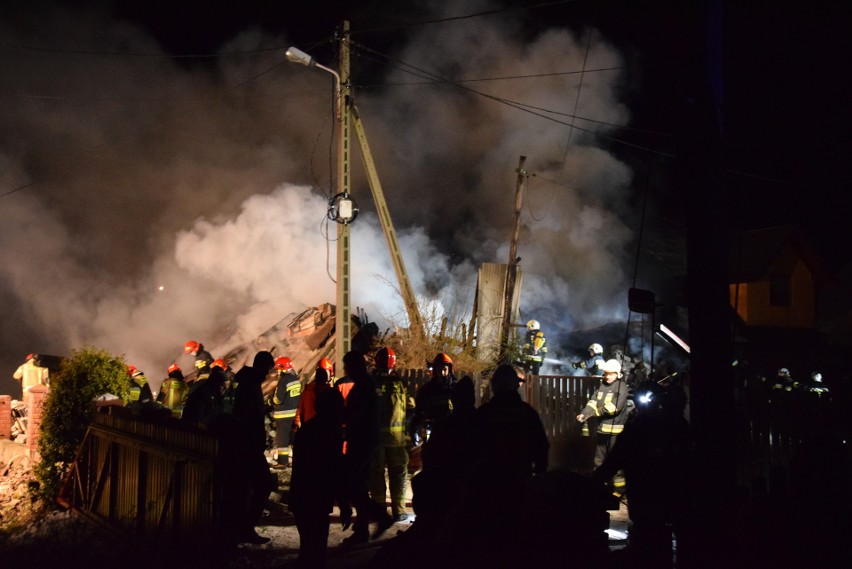 Wybuch gazu w Szczyrku: Przyczyną mogło być uszkodzenie gazociągu. Trwa akcja ratownicza. Pod gruzami może być 8 osób