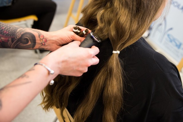 O otwarciu salonów fryzjerskich marzą tysiące Polaków