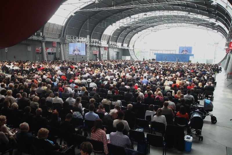 W Targach Kielce spotkało się blisko cztery tysiące Świadków...