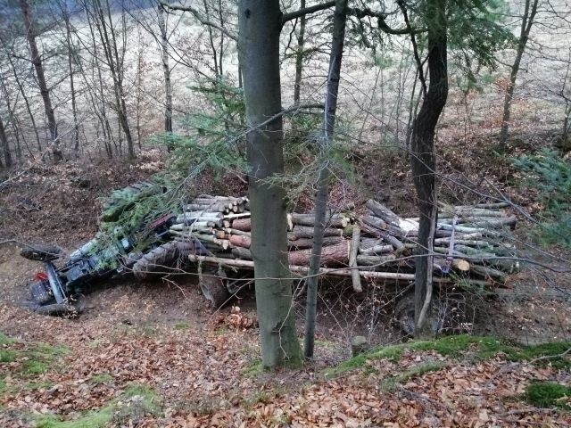 Służby ratownicze zostały wezwane do wypadku, który wydarzył...