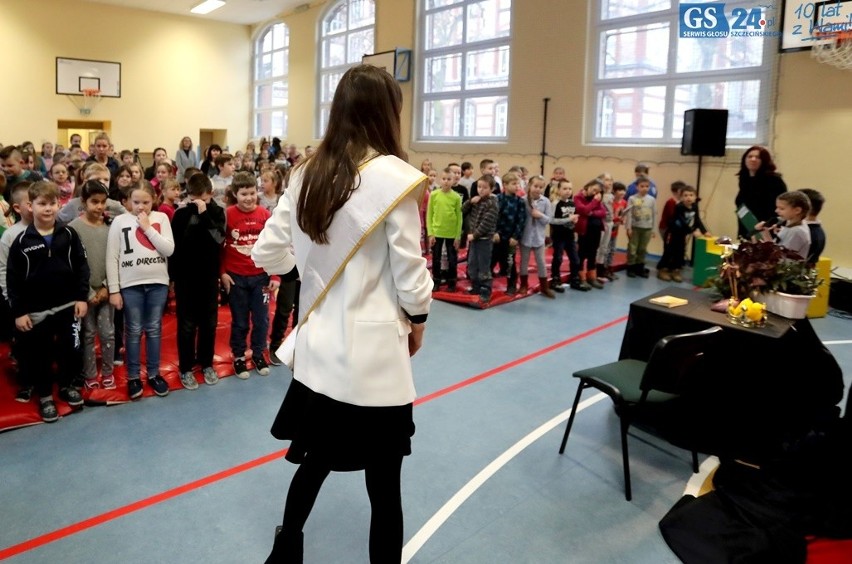 Miss Polski Klaudia Ungerman czytał dzieciom [zdjęcia, wideo] 