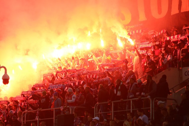 Górnik Zabrze - Lech Poznań. Przed meczem kibice uczcili pamięć pobitego na śmierć kibica Dariusza Pastora