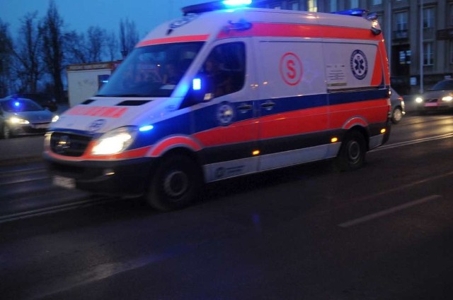 Wypadek na Bałtyckiej: Jedna osoba ranna. Po zderzeniu ciężarówki z samochodem osobowym ulica jest zablokowana w obu kierunkach