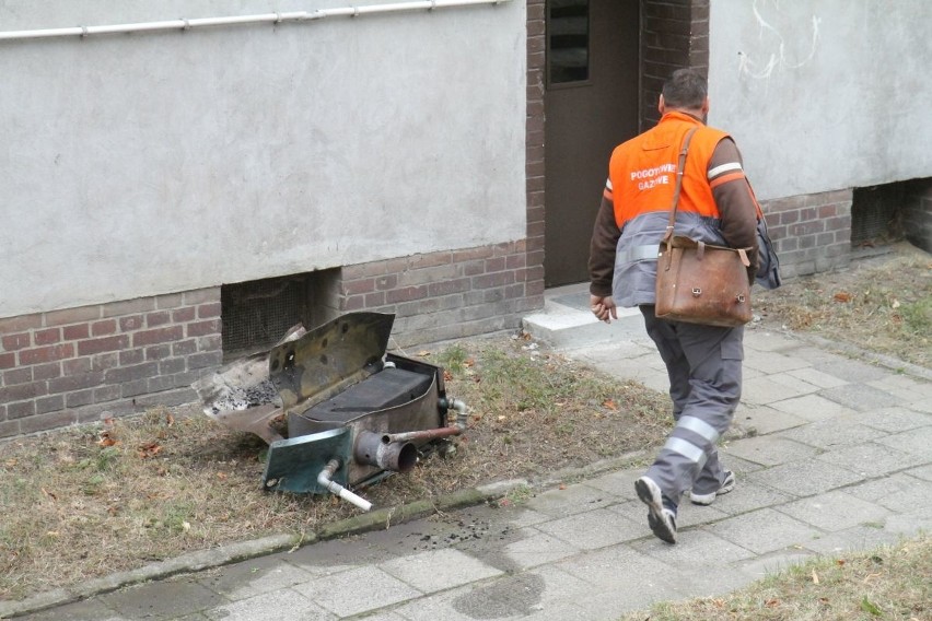 Wrocław: Wybuch pieca w bloku na Mieleckiej. Trzy osoby są ranne. W tym dziecko