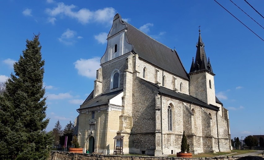 Historia Skalbmierza jest bardzo mocno związana z kościołem...