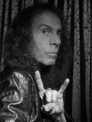 Ronnie James Dio i symbol, który rozpropagował na całym świecie