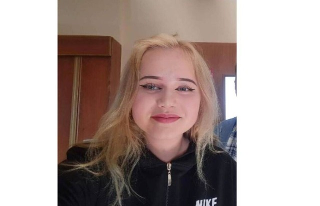 W dniu zaginięcia - jak podaje Komenda Powiatowa Policji w Gnieźnie - nastolatka była ubrana w czarne, dresowe spodnie, czarny top i czarne buty marki Nike ze złotym logotypem. Dziewczyna ma blond włosy do ramion z różowymi pasemkami.