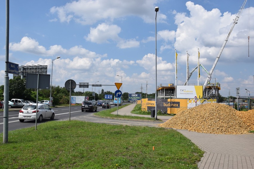 Ulica Sądowa i budowa centrum przesiadkowego Sądowa w...