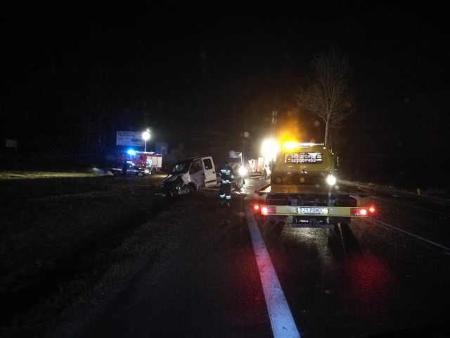 Do zdarzenia doszło na drodze krajowej numer 6 w okolicy miejscowości Malechowo. Koło Malechowa zderzyły się cztery samochody, dwa ciężarowe i dwa osobowe. Według wstępnych informacji jedna osoba została poszkodowana. Droga była zablokowana.