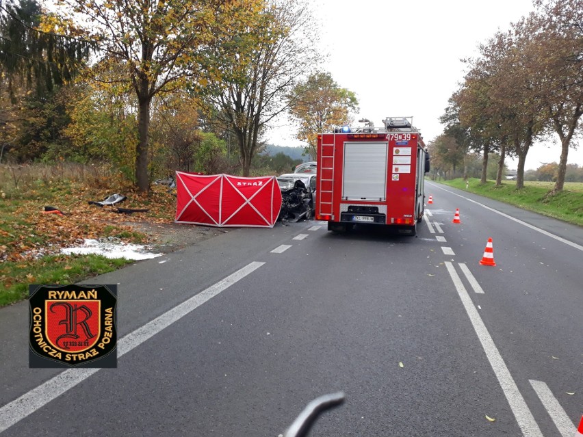 Tragiczny wypadek na krajowej "6". Jedna osoba nie żyje, dwie są ranne [zdjęcia]