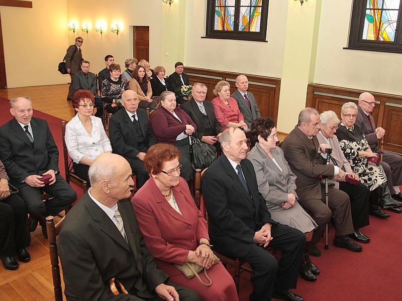 W grudziądzkim USC uhonorowano 8 par za długoletnie pożycie małżeńskie