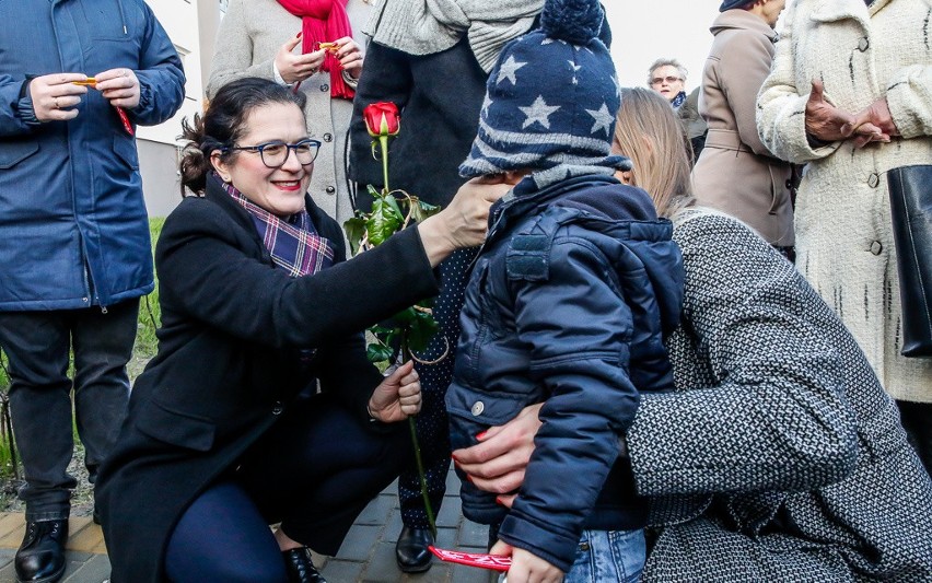 55 nowych mieszkań na Piotrkowskiej. Klucze lokatorom TBS wręczała prezydent Aleksandra Dulkiewicz