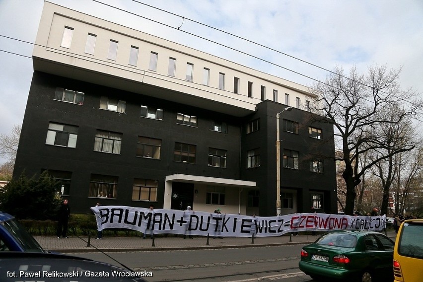 Pierwsza rozprawa osób oskarżonych o zakłócanie porządku...