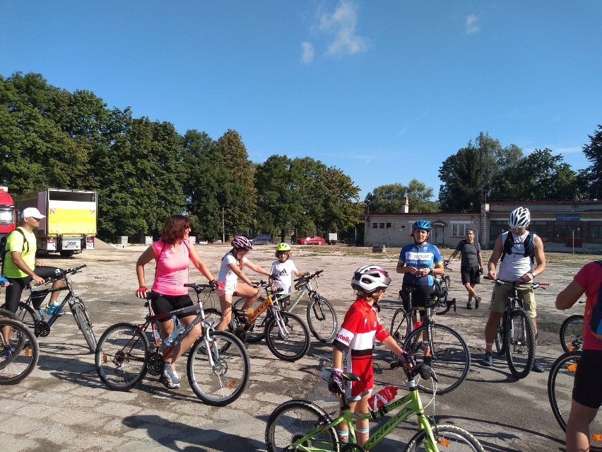 Rodzinny Rajd Rowerowy po gminie Pińczów - sportowe wydarzenie i spotkanie ludzi z pasją [ZDJĘCIA]