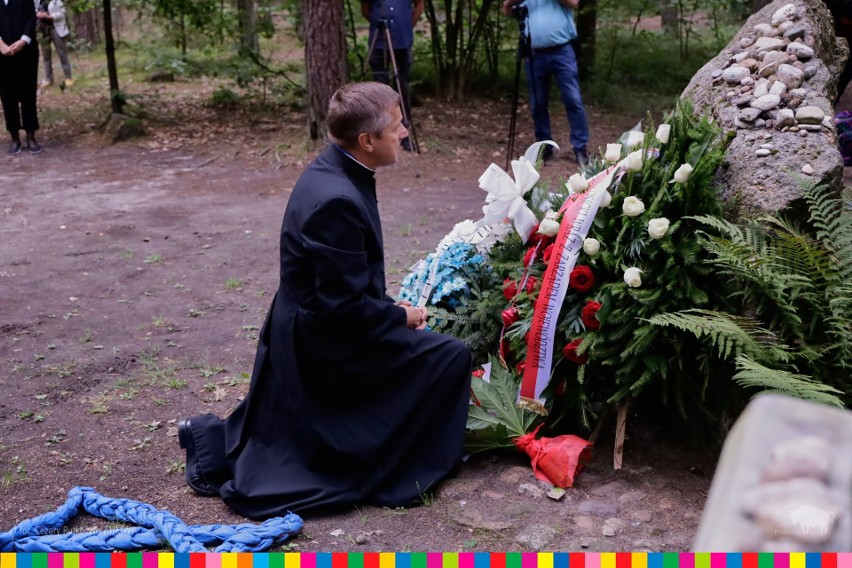 Tykocin. Las Łopuchowski. 79. rocznica zagłady Żydów...