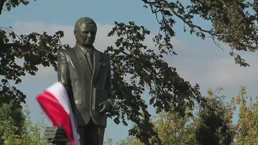 Pomnik Lecha Kaczyńskiego w Siedlcach został odsłonięty we...