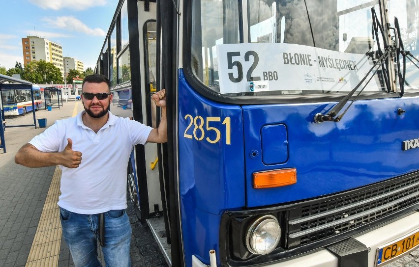 Zabytkowe autobusy na linii 52 w Bydgoszczy. Można jeździć do końca długiego weekendu