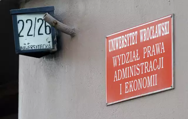 Były oficer ABW, aresztowany pod zarzutem współpracy z chińskim wywiadem, prowadził zajęcia dla sędziów i prokuratorów na Wydziale Prawa Uniwersytetu Wrocławskiego.