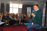 Szymon Hołownia spotkał się z młodymi Opolanami na zakończenie Ogólnopolskiego Festiwalu Kariery