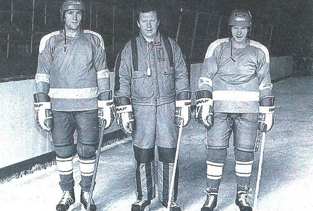 Pierwsi byli Borys Barabanow (w środku) i Walery Usolcew (z prawej), Władimir Mieleńczuk (z prawej). Zawiesili bardzo wysoko poprzeczkę i wielu kibiców do dzisiaj twierdzi, że to byli najlepsi obcokrajowcy w historii toruńskiego hokeja.