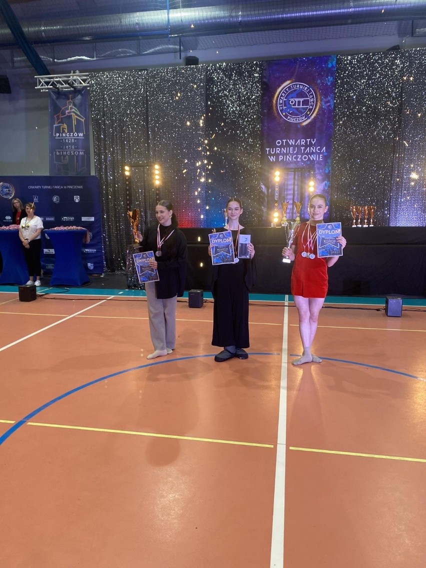 Wielki sukces tancerzy ze Szkoły Tańca Enigma Staszów na turnieju w Pińczowie. Przywieźli worek medali