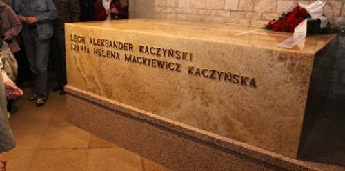 Sarkofag Lecha i Marii Kaczyńskich.