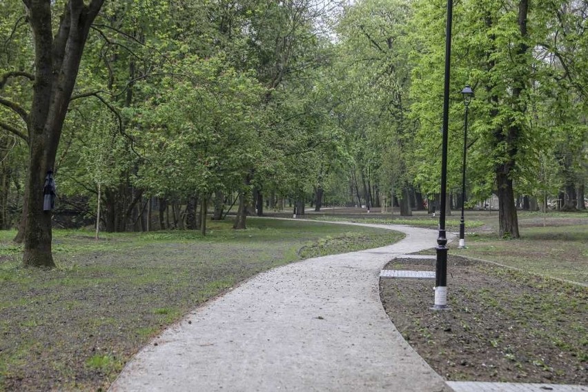 Kraków. Pod koniec wakacji wejdziemy do odnowionego parku Jerzmanowskich. Rewitalizacja dobiega końca [ZDJĘCIA]