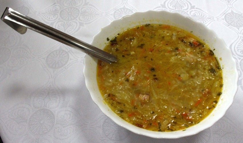 10. PARZYBRODA

- Kwaśna zupa z kapusty