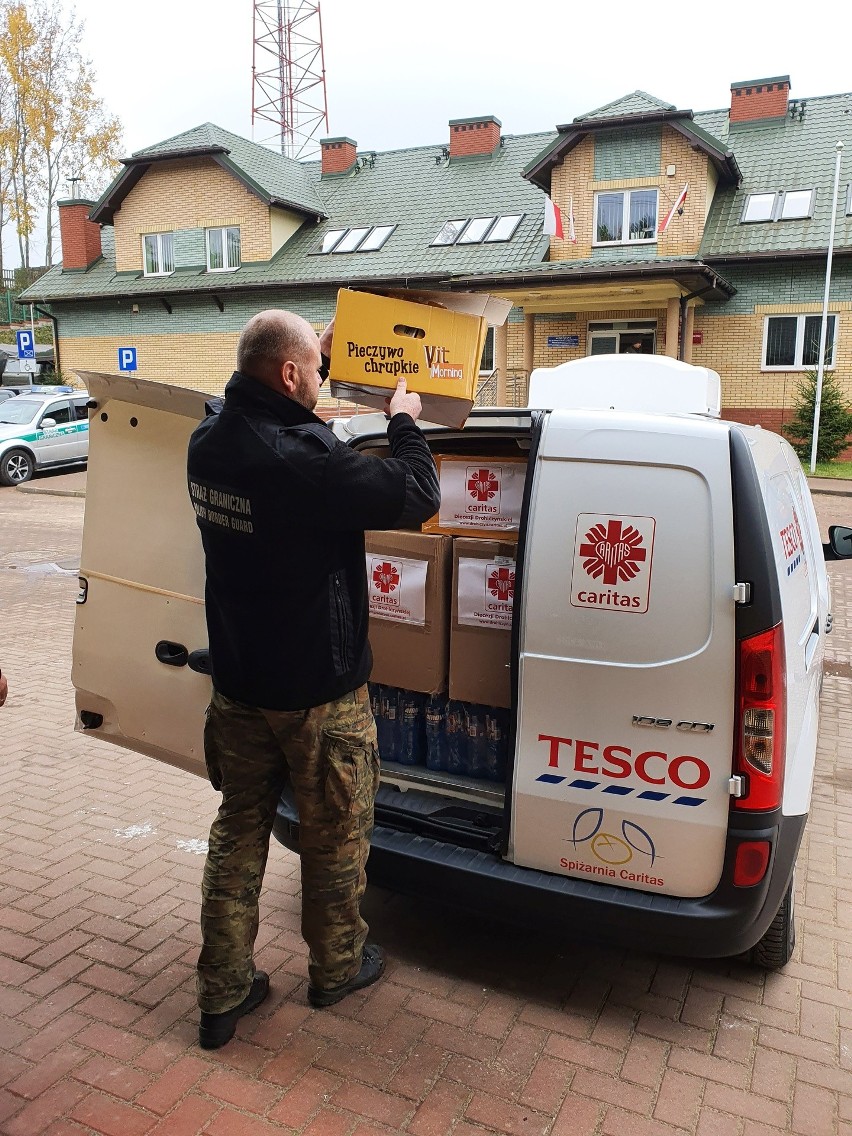 Kościół organizuje pomoc dla migrantów. Przekazuje dary...