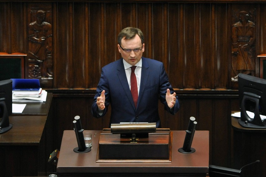 Sejm przyjął ustawę z zaostrzeniem kar za przestępstwa w...